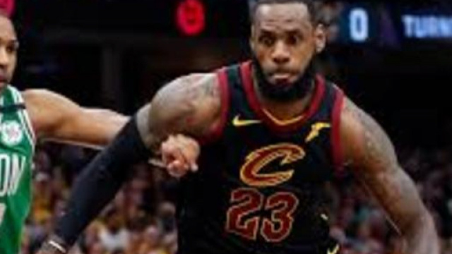 Lebron James dans ses oeuvres face aux Celtics