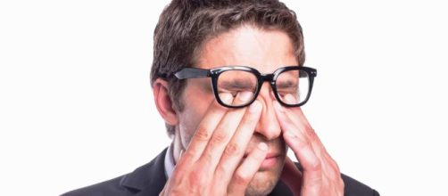 Frotarse los ojos es perjudicial - Optica La Gafer&iacute;a - La Gafer&iacute;a - lagaferia.es