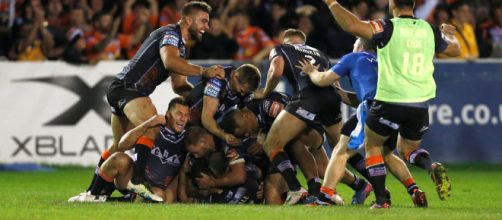 Luke Gale's drop goal was the difference between the two sides in last year's Super League semi-final. Image Source - mirror.co.uk