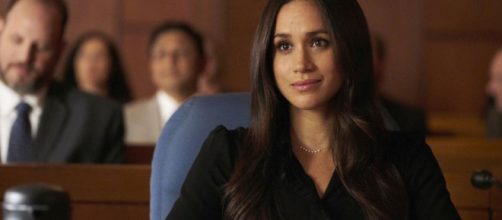 Na s&eacute;rie 'Suits', Meghan &eacute; Rachel, a noiva do personagem principal.