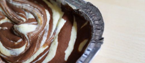 Vanilla and Chocolate Marble Cake via Flickr