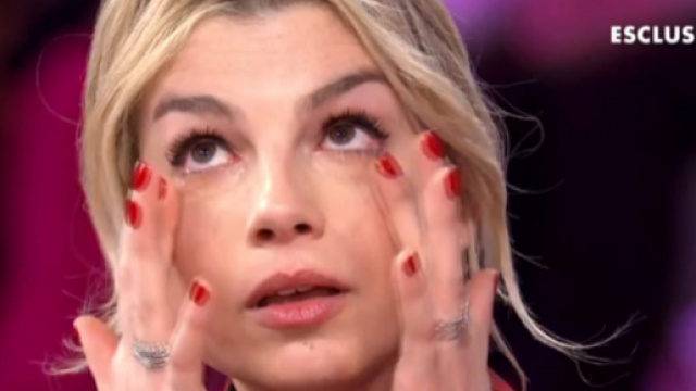Gossip, Emma Marrone si racconta: dalla paura della malattia all'amore 'normale'.