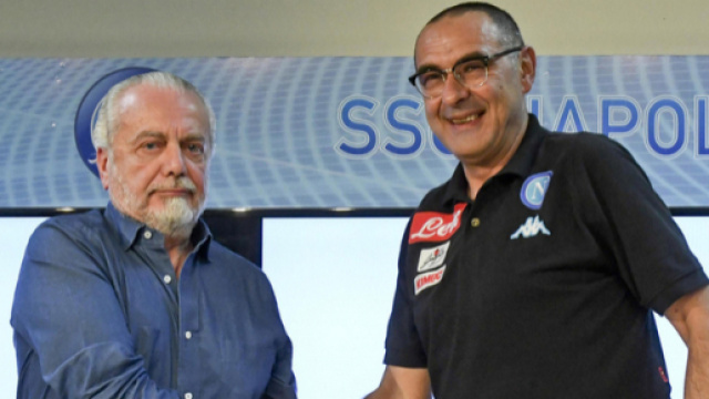 Sarri e De Laurentiis in un cenno d'intesa