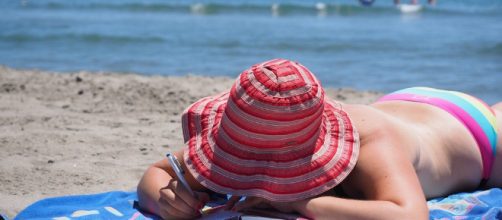 5 ways to be safe on Memorial Day. (Image via Coffee/Pixabay).