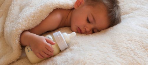 &iquest;Cu&aacute;ndo los beb&eacute;s necesitan l&iacute;quidos extra?