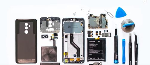 UMIDIGI Z2 Pro teardown. - YouTube/UMIDIGI Mobile