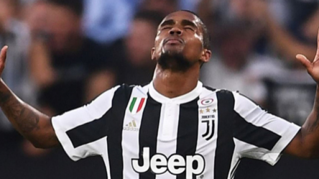 Douglas Costa, la Juventus pensa alla cessione?
