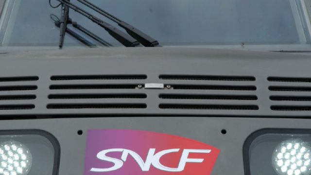 Les salari&eacute;s de la SNCF consult&eacute;s par les syndicats lors d'une ... - usinenouvelle.com