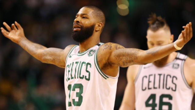 NBA : Boston frappe fort d'entr&eacute;e face &agrave; Cleveland - francetvinfo.fr