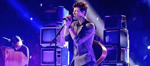 Shawn Mendes en pleno concierto. Fuente: @ShawnMendes