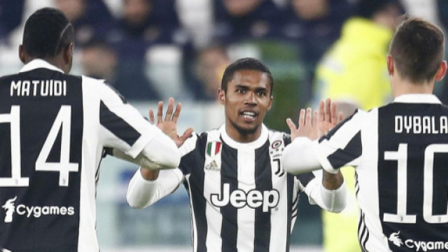 Sirene inglese per il brasiliano Douglas Costa