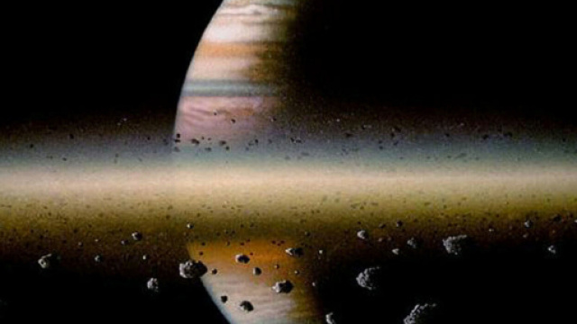 UFO in prossimit&agrave; di Saturno: ecco cosa sono.