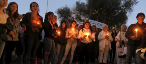 Vigil at Tam High School in Mill Valley for the victims of the recent school shooting in Parkland, Florida. - [Fabrice Florin / Flickr]