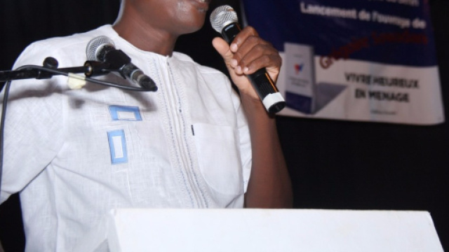 Gr&eacute;goire Sowadan &agrave; l'occasion de lancement de son livre ''Vivre heureux en m&eacute;nage''