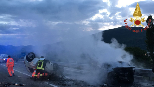 Incidente stradale a Gualdo Tadino: 3 morti - Foto Vigili del Fuoco -