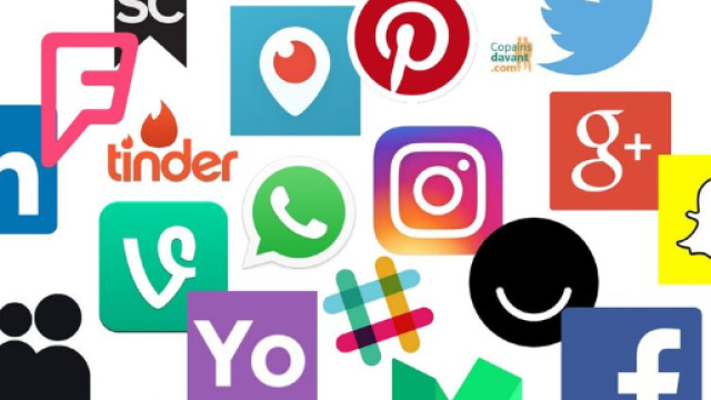 Les r&eacute;seaux sociaux : Facebook, ...