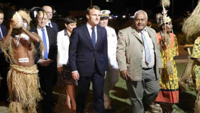 Emmanuel Macron en visite officielle en Nouvelle-Cal&eacute;donie
