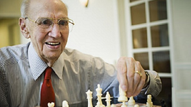 Prendere una laurea assicura almeno 10 anni in pi&ugrave; di vita senza un decadimento cognitivo.