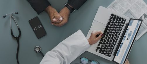 ( Image via Pixabay/Rawpixel )