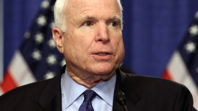 La famiglie del Senatore repubblicano dell'Arizona McCain, non inviter&agrave; al rito funebre il Presidente Donald Trump