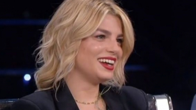 Gossip, Emma Marrone: 'Sono single e farei un figlio anche da sola'.