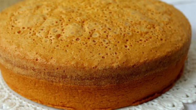 Pan di spagna altissimo e sofficissimo: il segreto.