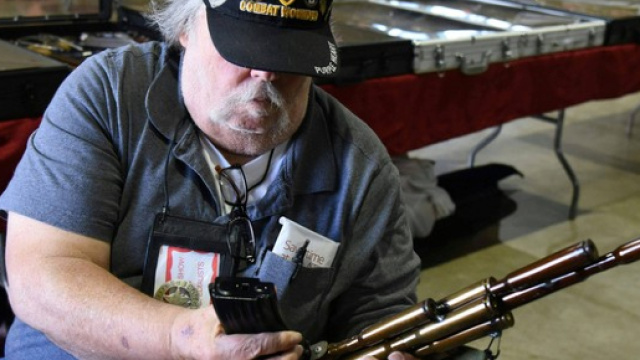 Pourquoi les lobbies des armes sont-ils si puissants aux Etats-Unis ?