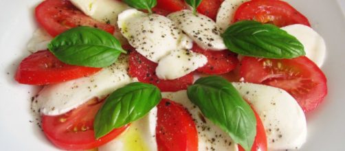 Einfacher Tomate - Mozzarella - Salat von Py-chan | Chefkoch.de - chefkoch.de