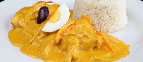 El picante de gallina plato t&iacute;pico peruano