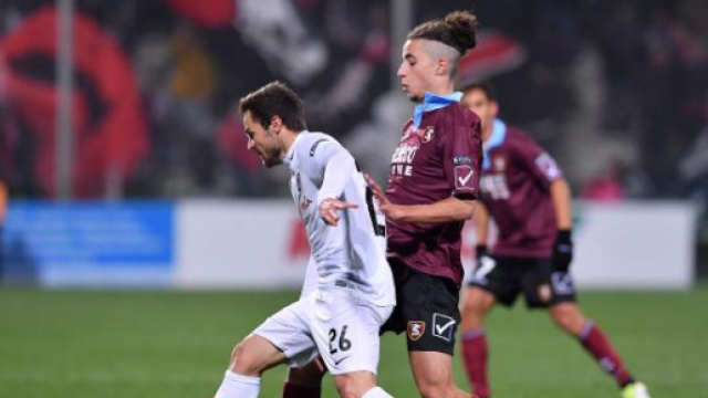Nella foto della Lega B, Davide Agazzi in azione durante Salernitana-Foggia terminata 0-3