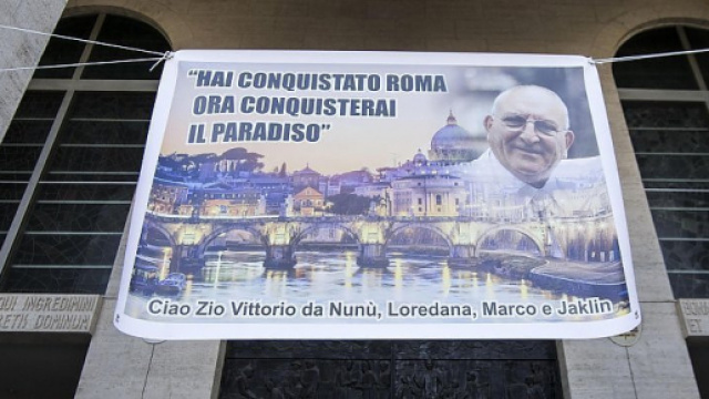 Un'immagine dei funerali di Vittorio Casamonica: Virginia Raggi vuole cacciare la mafia da Roma