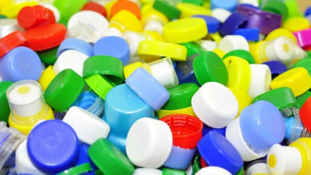 Raccolta dei tappi di plastica | EcoSost Vivere Sostenibile - ecosost.it