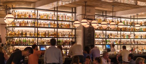 A restaurant server dishes some truth from their insider point of view (Photo: Free use via Pexels)