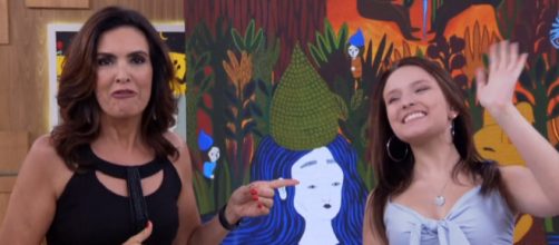 Larissa Manoela foi ao programa Encontro com F&aacute;tima Bernardes promover seu filme (Foto: TV Globo)