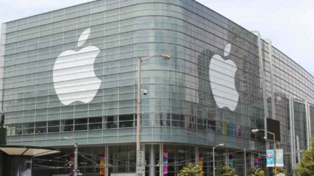 Apple, spazio alle assunzioni: come candidarsi al corso per 378 giovani a Napoli per tutti