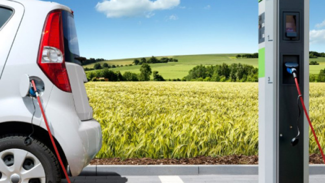 Auto elettriche e ibride: dal 2019 l'obbligo di fare rumore.