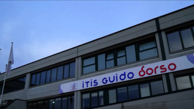 Avellino, studente sferra ceffone all'insegnante