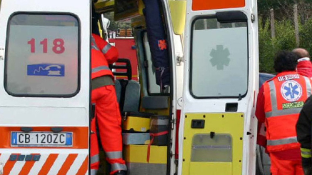 Calabria, tragico incidente: uomo investito da un camion