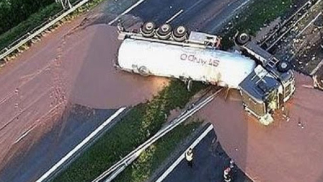 Polonia: tir rovescia 12 tonnellate di cioccolato