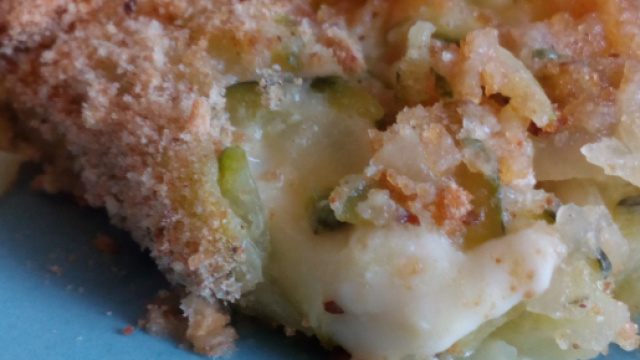 Tortino di patate e zucchine filante, ricetta golosa per grandi e piccini!