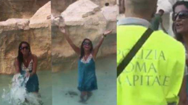 Aida Nizar bagno nella Fontana di Trevi