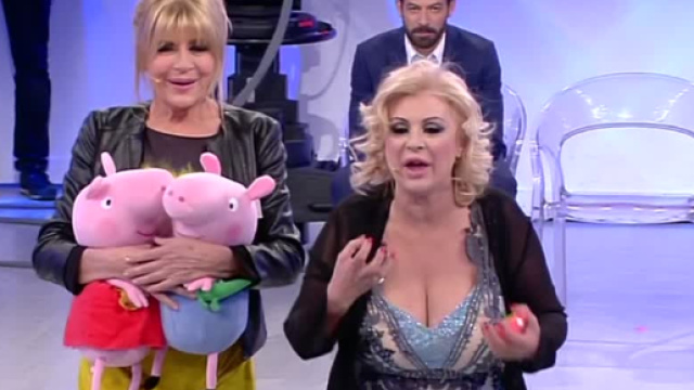 Uomini e Donne: scoppia la pace tra la Cipollari e l'eterna rivale Gemma