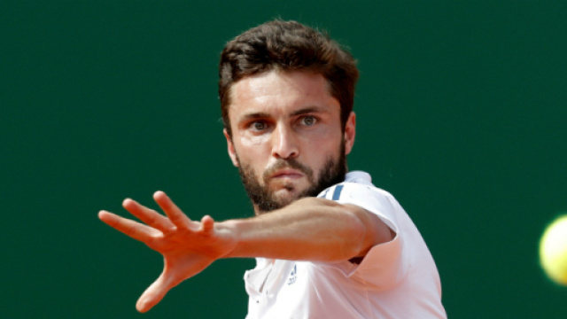 Halle: Simon &eacute;limin&eacute; - Tennis - Sports.fr - sports.fr