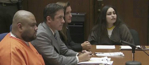 Aguirre, primeiro &agrave; esquerda, e Fernandez, primeira &agrave; direita, foram condenados pelo assassinato de garoto por acreditarem que ele era gay.