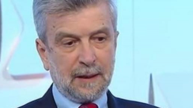 L'ex Ministro del Lavoro Cesare Damiano favorevole al taglio degli assegni oltre i 5000 euro mensili ma dipende da come si opera l'intervento.
