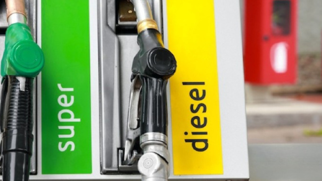 Aumento benzina: al Brennero oltre 2 euro, Codacons ricorda promesse su accise a Governo.