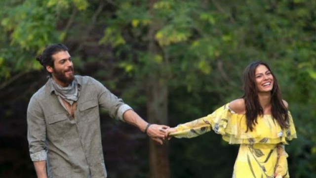 Can Yaman e Demet Odzemir sono Can e Sanem