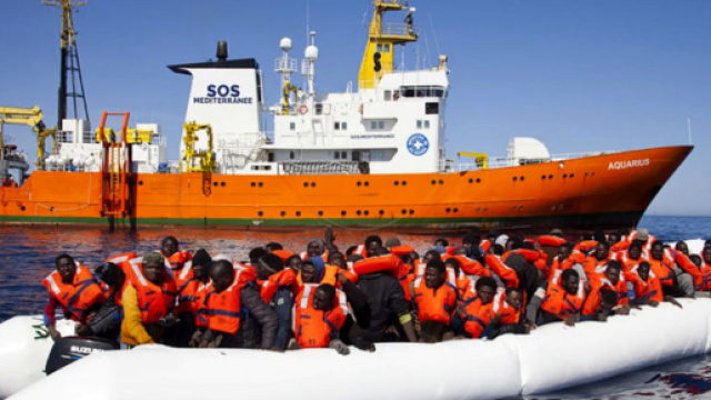 Macron ha sollevato un vespaio isultando l'Italia per il mancato approdo dell'Aquarius