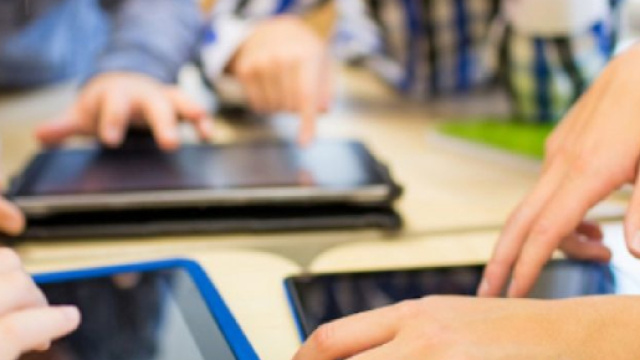 Pediatri, sconsigliato l'utilizzo degli smartphone prima dei due anni.