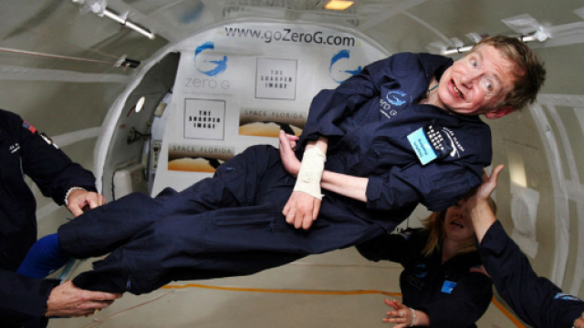 La voce di Stephen Hawking lanciata nello Spazio tramite un buco nero